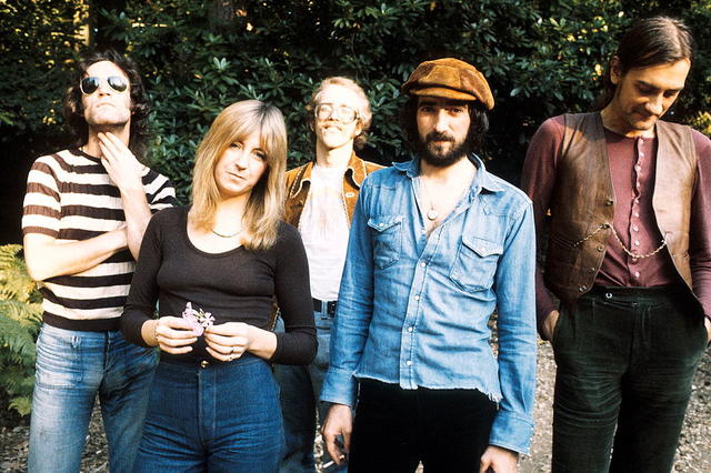 Posed group portrait of Fleetwood Mac in September 1973. Left to right are Bob Weston, Christine McVie, Bob Welch, John McVie and Mick Fleetwood. (Photo by Michael Putland/Getty Images)